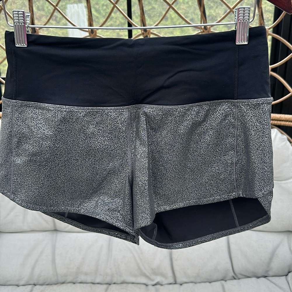 Lululemon speed up 2.5” running shorts. Size 6